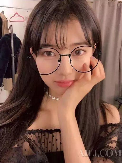 河北眼镜妹吃瓜,网络热议背后的真相揭秘