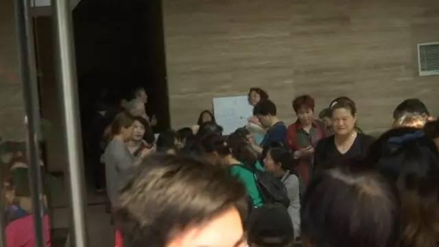 高校吃瓜事件群,网络舆论场中的校园风云录